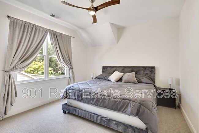 Building Photo - 299 Wilkinson Pl