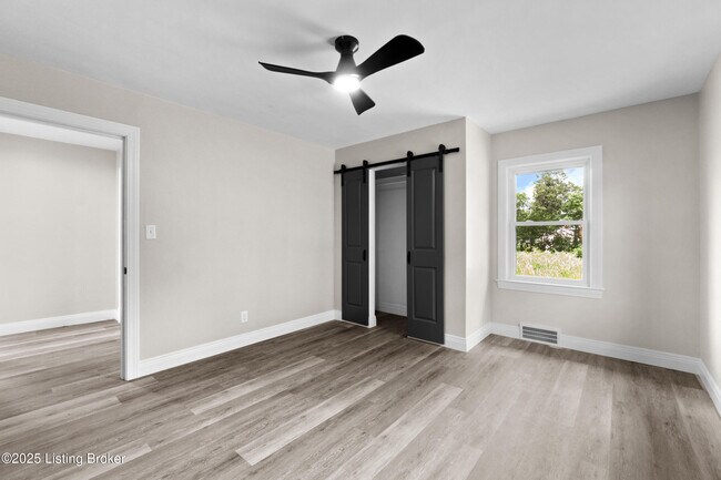 Building Photo - 8002 Watterson Trail