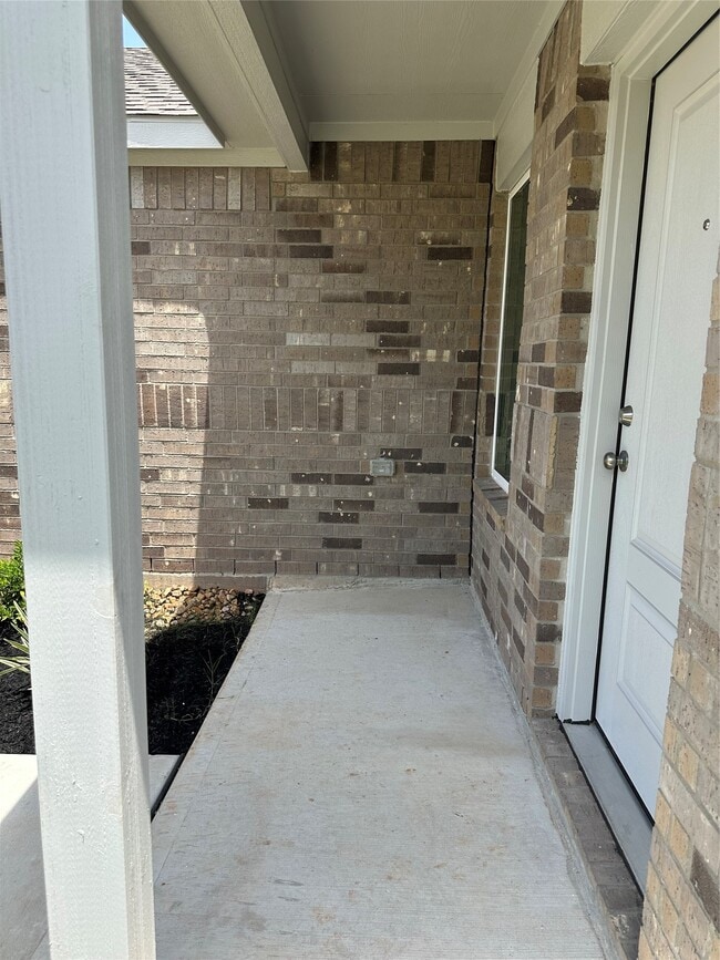 Building Photo - 15131 Willowater Dr