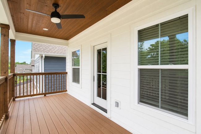 Building Photo - 4-Bedroom Home Steps from the Pool Near Tennessee Tech
