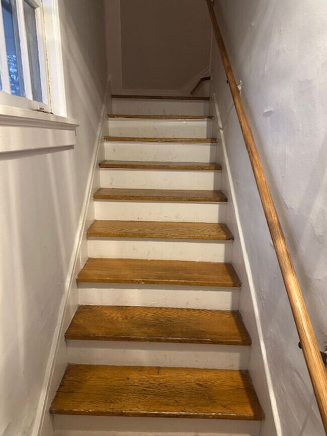 Building Photo - 2209 Rivermont Ave