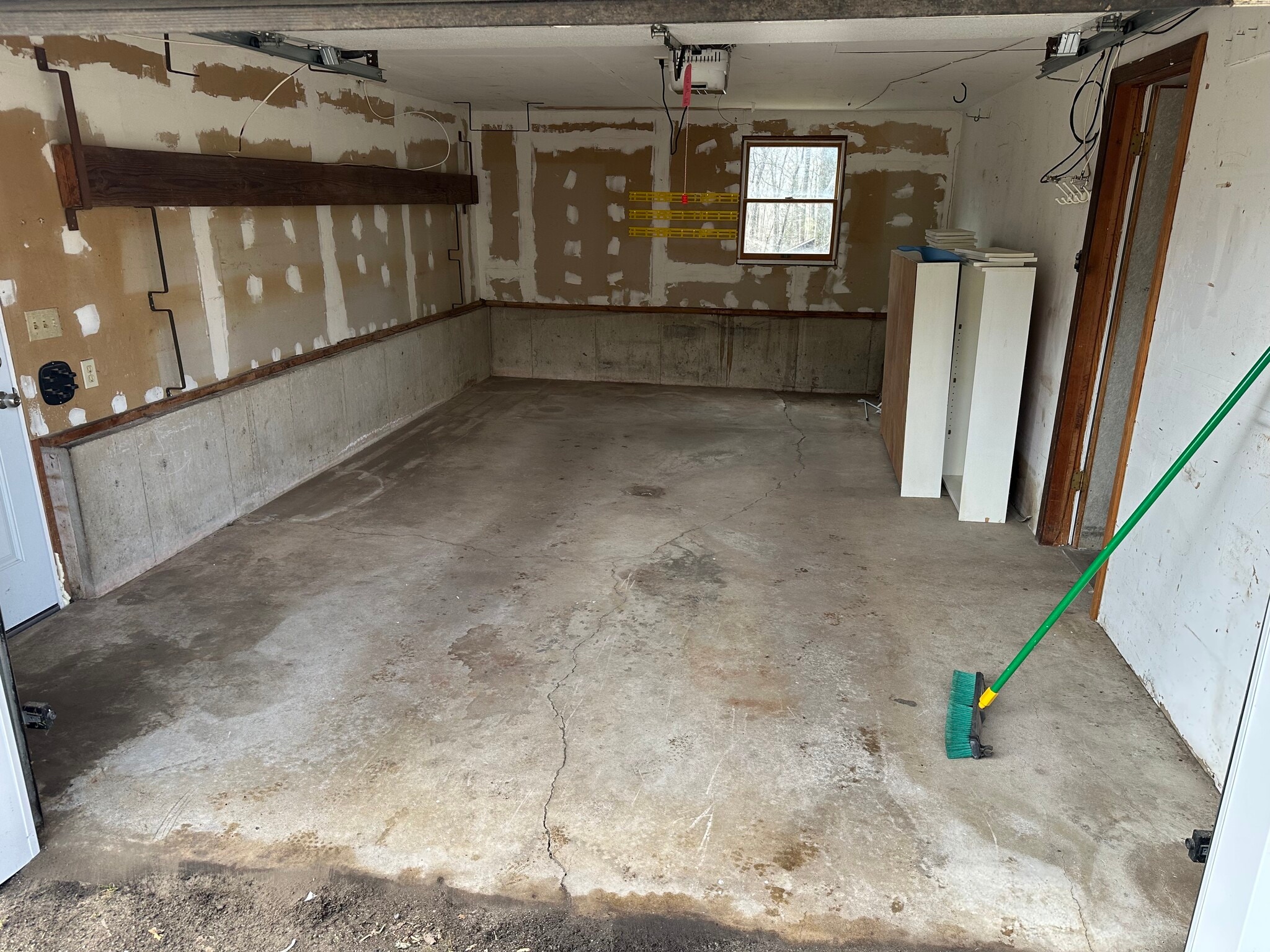 Building Photo - 6 Birch Cir