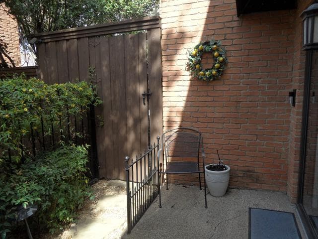 Building Photo - 5731 Remington Park Square