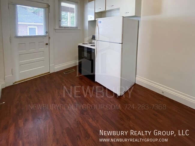 Building Photo - 317 Wilson Ave