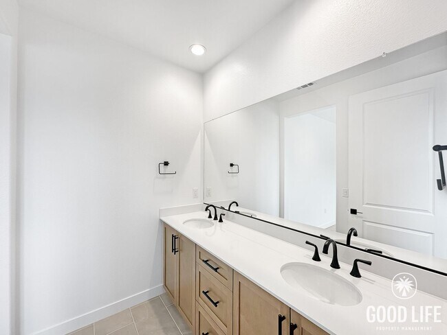 Building Photo - RV: Brand-New Luxury 4BR Home in Menifee | 1,650 Sq Ft | Never Lived In