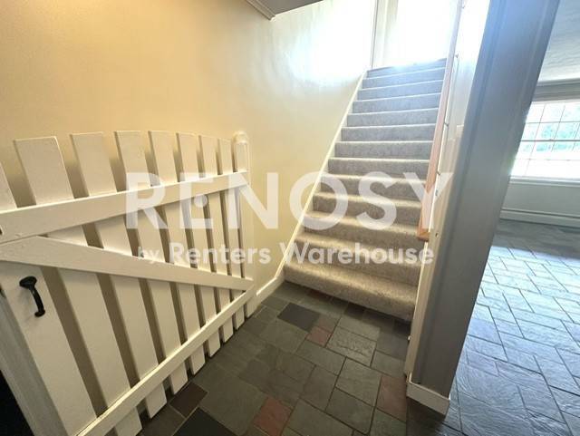 Building Photo - 14697 Roxbury Rd
