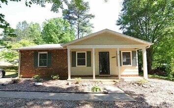 Building Photo - 3 Bedroom Home in Raleigh