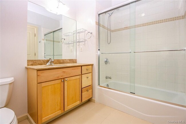 Building Photo - 543 Main St