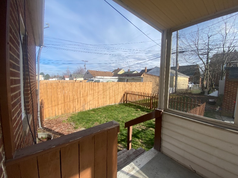 Building Photo - 6907 Gerald Ave