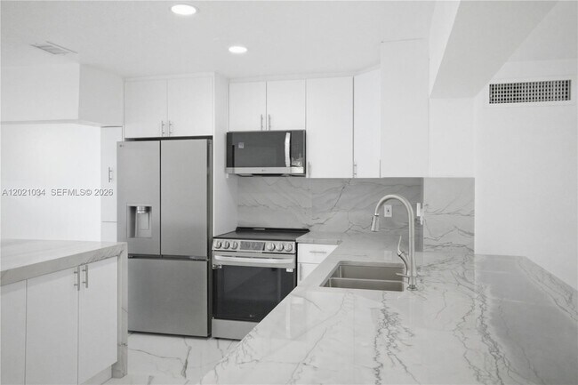 Building Photo - 7051 SW 29th St