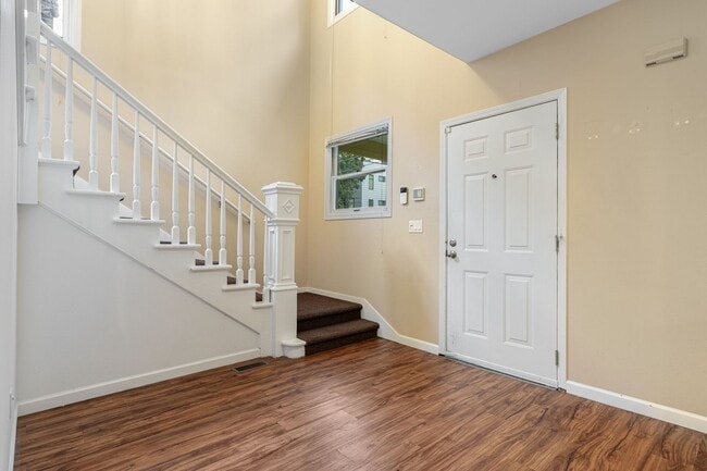 Building Photo - Large Capitol Hill House- Prime Location