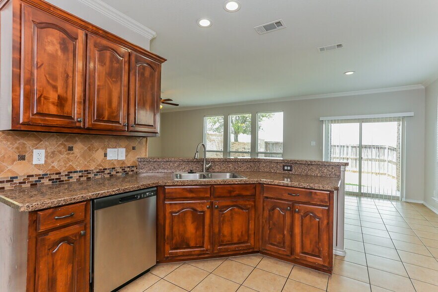 Building Photo - 1032 Sunderland Ln