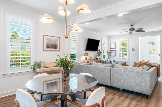 Building Photo - 229 Windrow Way