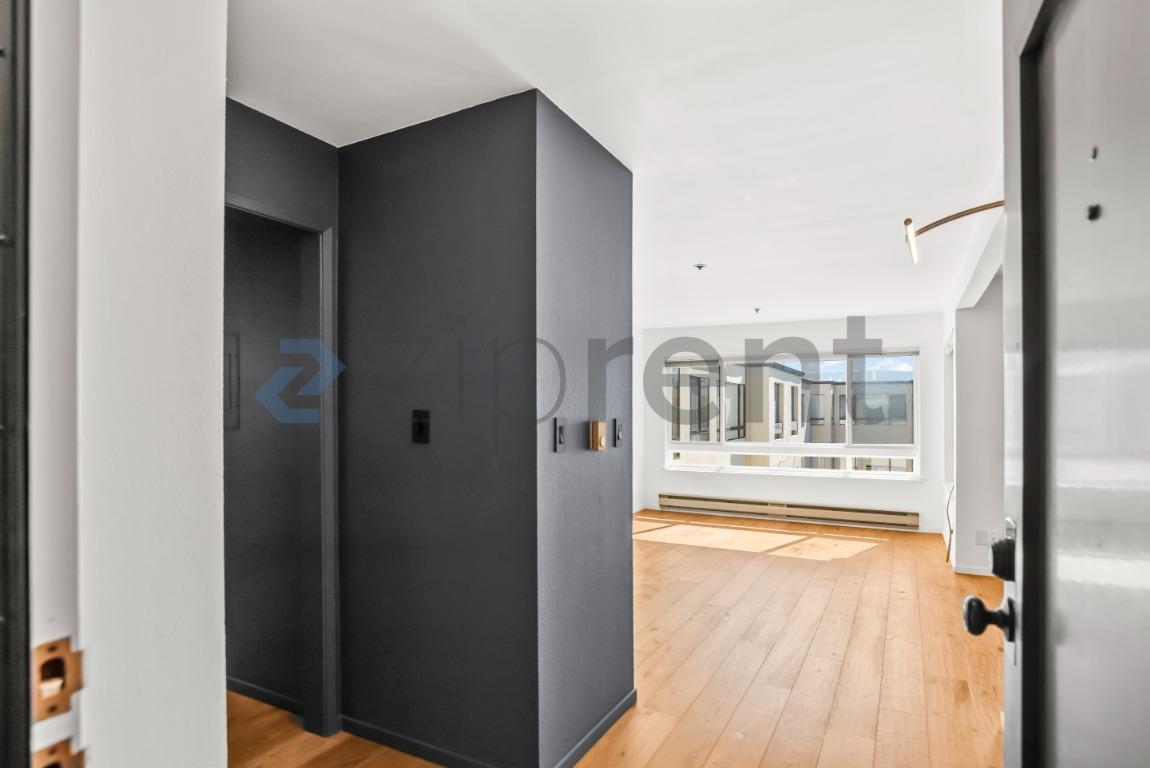 Building Photo - Unit 454