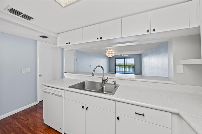 Building Photo - 3165 N Atlantic Ave