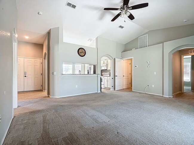 Building Photo - 1152 Bowline St