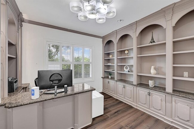 Building Photo - 1 Magnolia Bend Dr