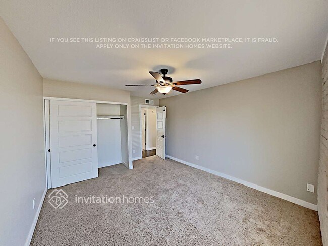 Building Photo - 1913 E Alameda Dr