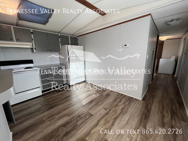 Building Photo - 2248 Knoxville Hwy