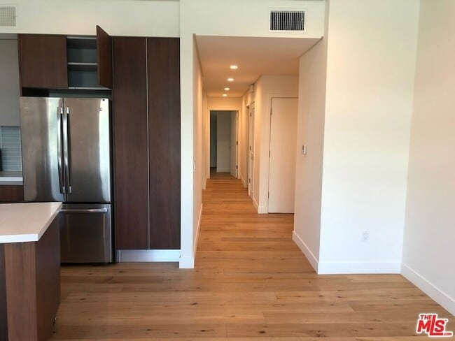 Building Photo - 938 Orange Grove Ave