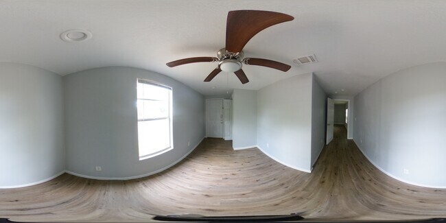 Building Photo - 111 Zuehl