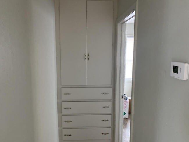 Building Photo - 1600 E Madison St