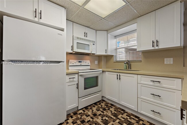 Building Photo - 621 Cuda Ln