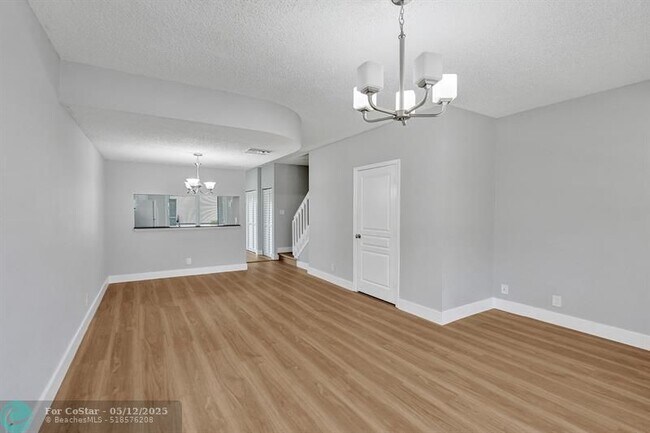 Building Photo - 4903 SW 31st Terrace