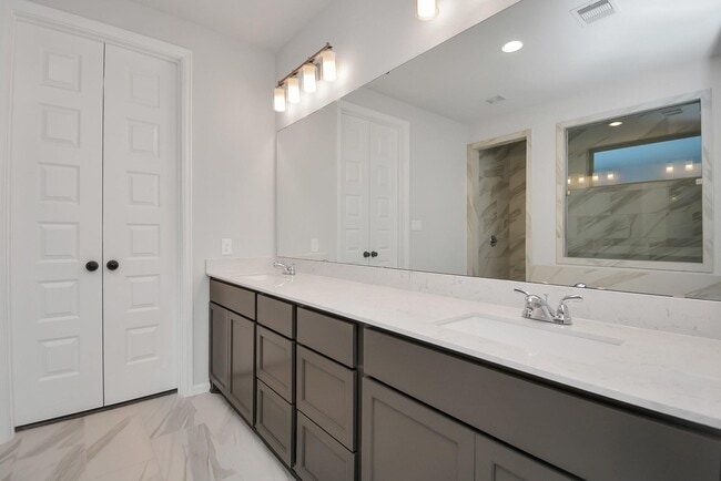 Building Photo - 5838 Turquoise Ct