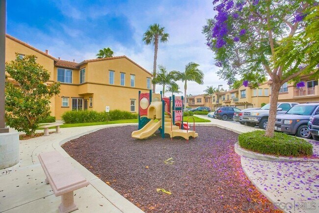 Building Photo - 634 Sumner Way