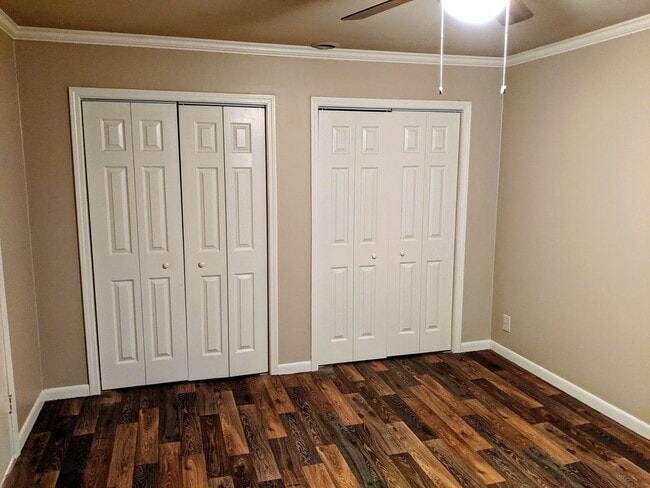 Building Photo - Greenbriar Condo for Rent!!!