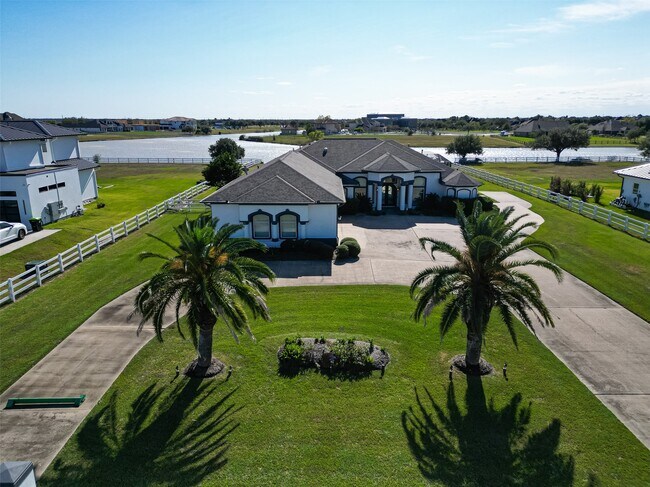 Building Photo - 5942 Sagamore Bay Ln