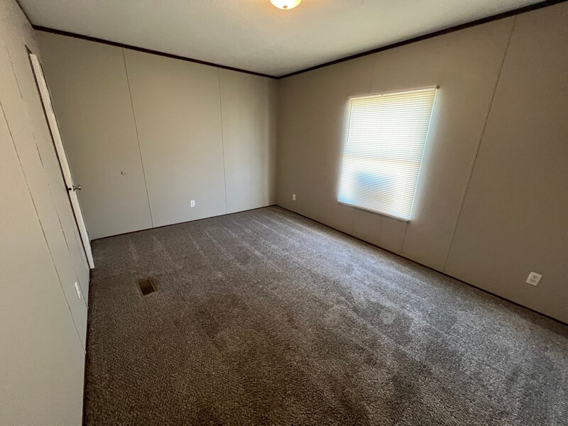 Building Photo - 114 Plum St