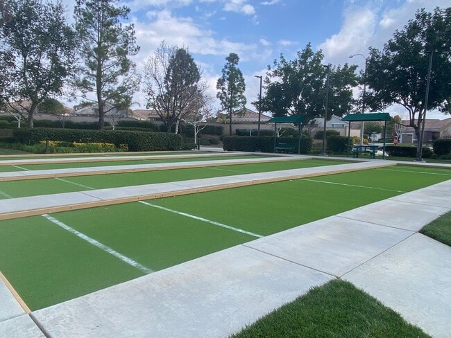 Building Photo - Sweet Senior Rental in Solera