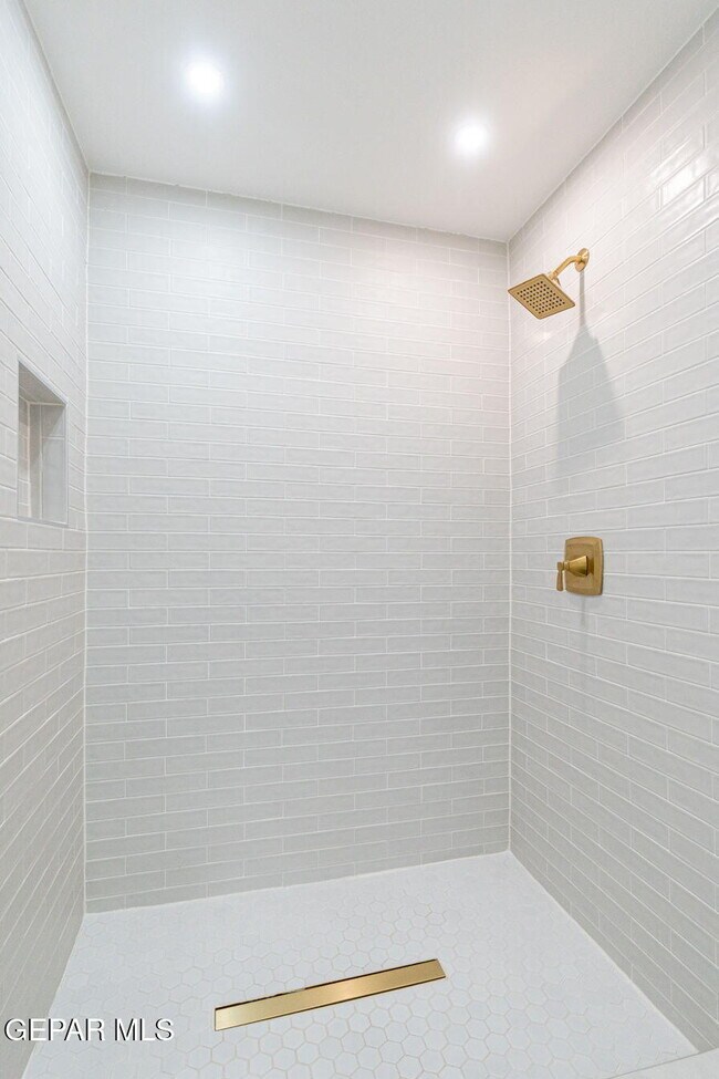 Building Photo - 6302 Wieland Way