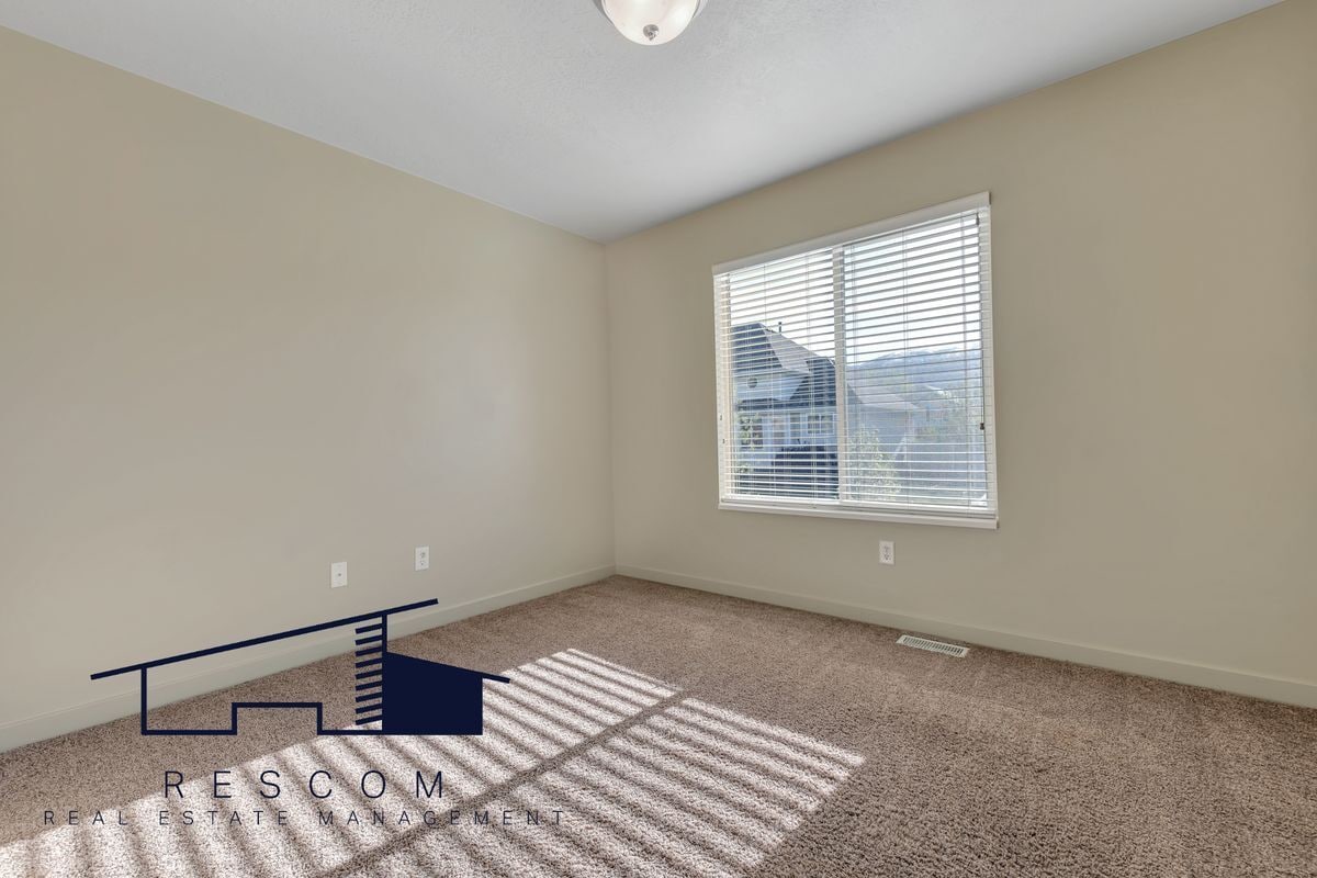 Building Photo - 2042 Evans Cove Loop