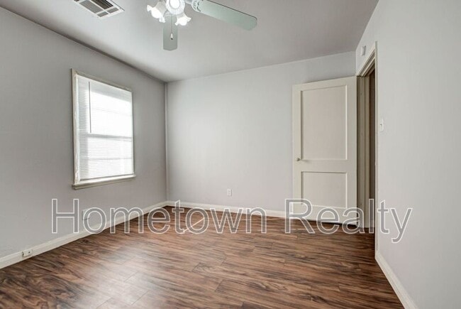 Building Photo - 432 Babb Dr