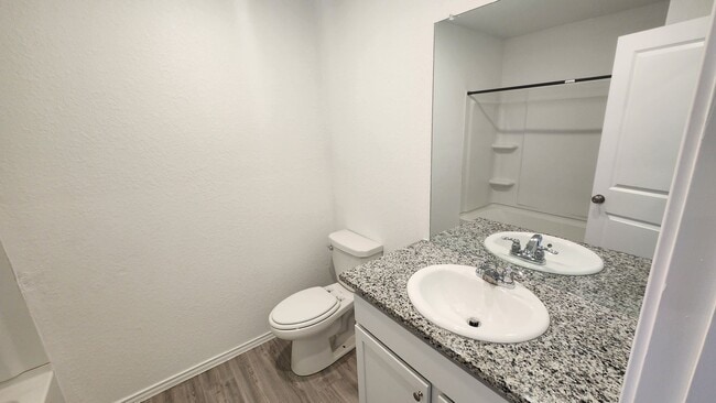 Building Photo - 2815 Charpak Dr