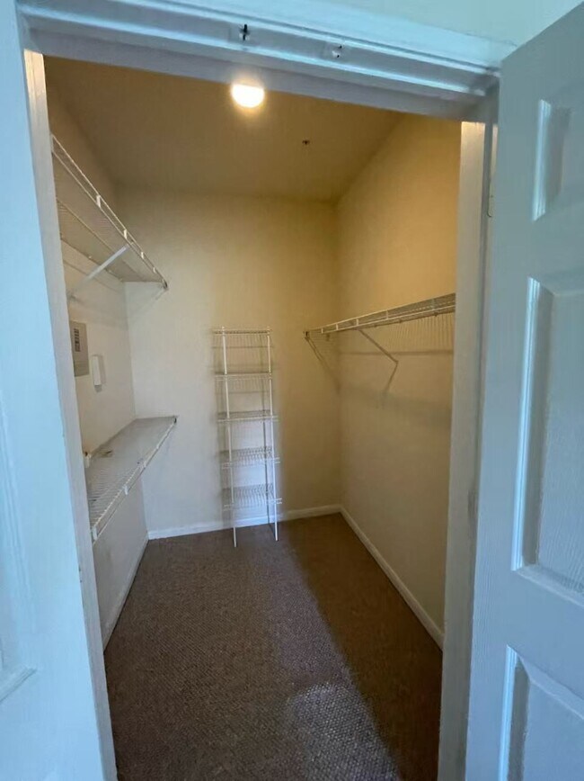 Building Photo - 1330 Old Spanish Trl