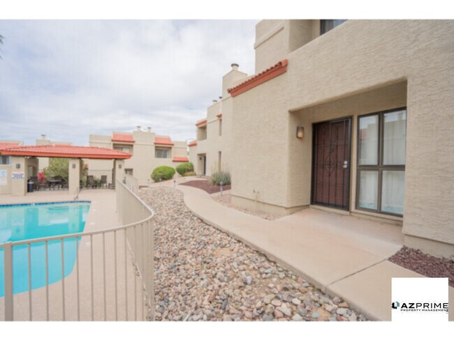 Primary Photo - Welcome to this Lovely 2/1.5 Phoenix Condo...