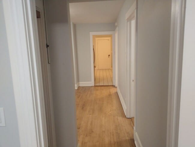 Building Photo - Nice Newly Remodeled 2Br, 1Bth, 2nd Floor -parking included