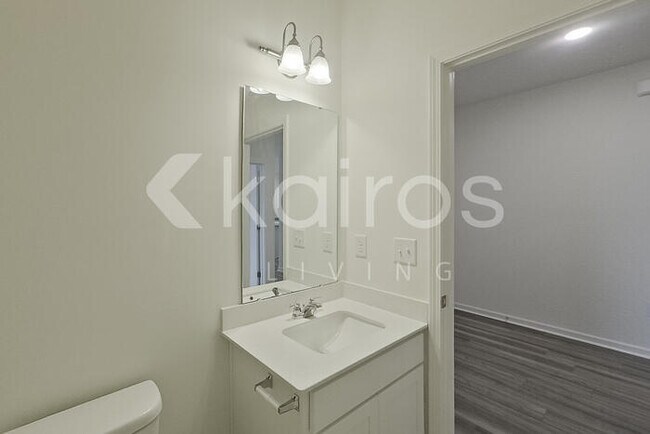 Building Photo - 635 Castillo Dr