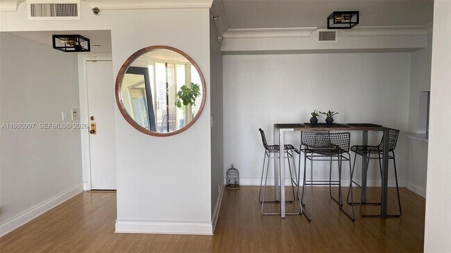 Building Photo - 4000 Towerside Terrace