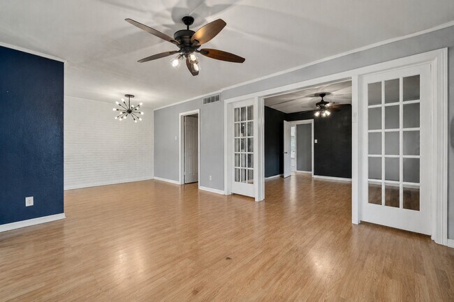 Building Photo - 2615 Marilee Ln