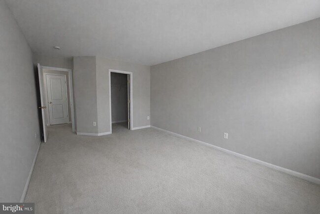 Building Photo - 12314 Tanalian Falls Ln