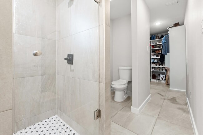 Building Photo - 5418 Travesia Ct