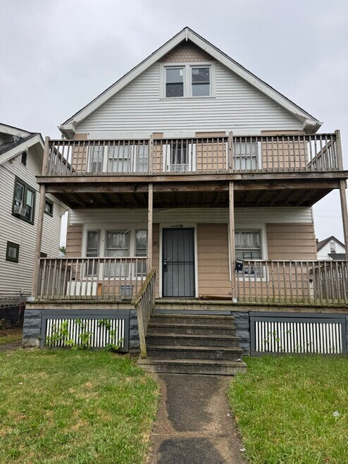 Building Photo - 11130 Continental Ave