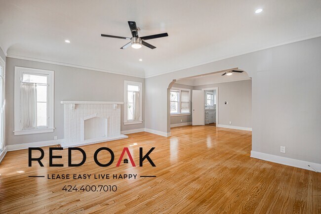 Building Photo - 149 S Sycamore Ave