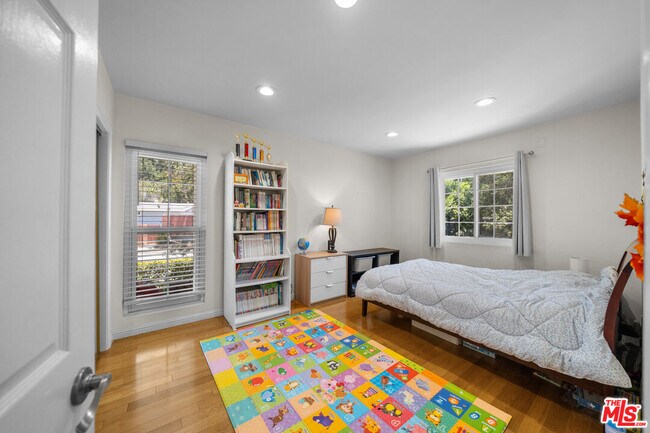 Building Photo - 3114 Henrietta Ave