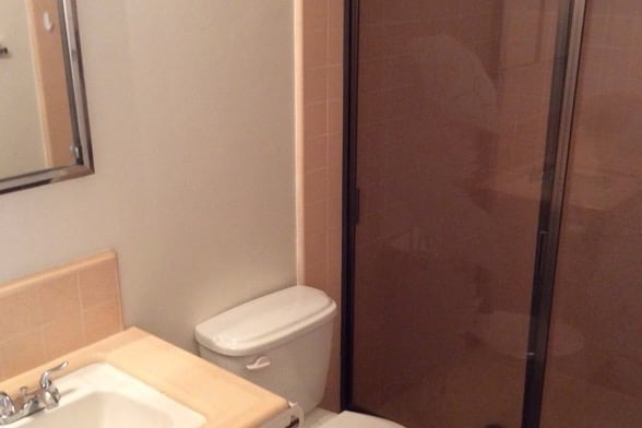 Restroom - 432 W Stocker St